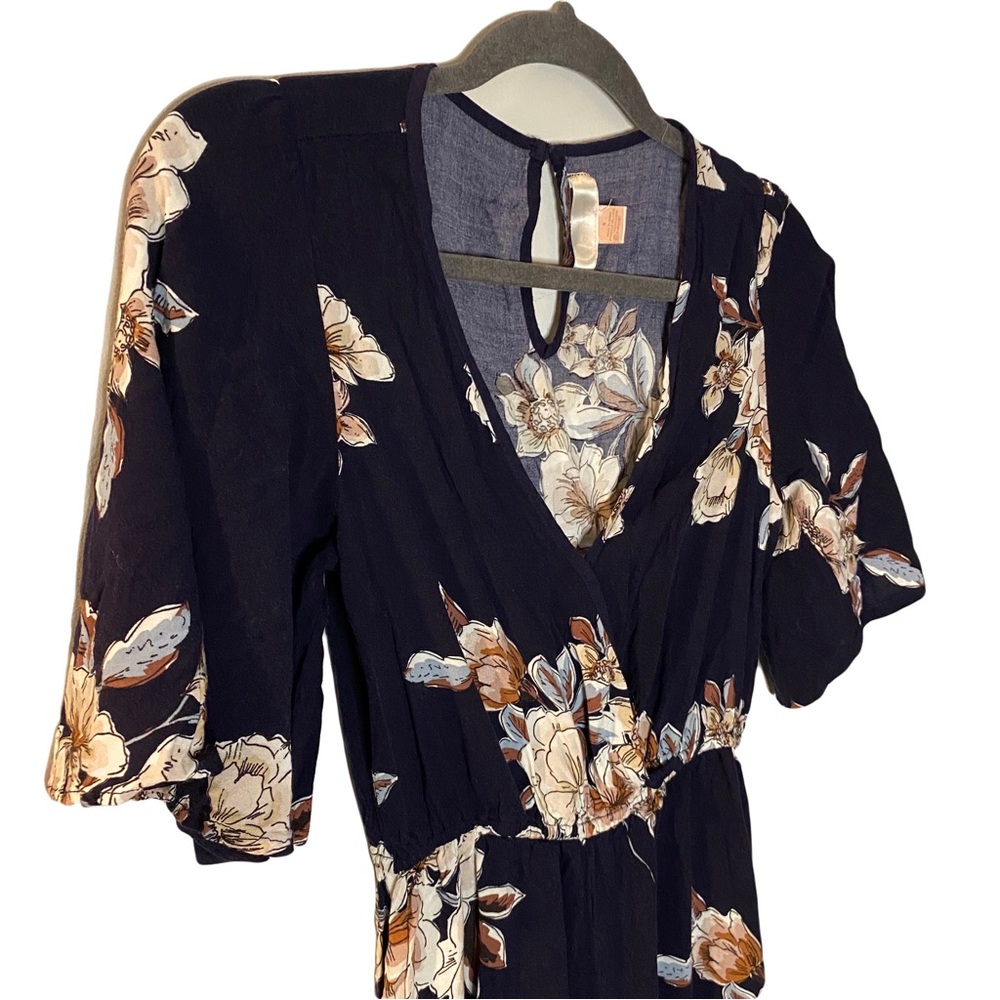 Band of Gypsies Navy and White Floral V-Neck Jumpsuit